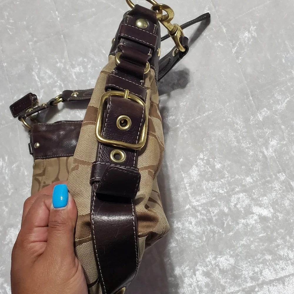 Coach Signature Brown Zoe Hobo Bag - Picture 5 of 13